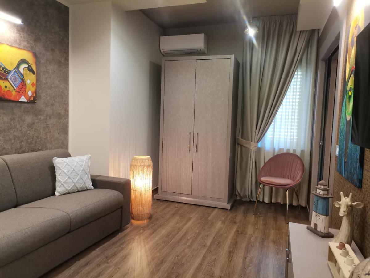 Del Gaudio Guesthouse Torre Melissa Exterior photo
